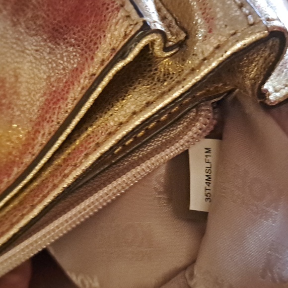 Michael Kors Collection Edition Gold Metallic Crossbody/ Shoulder Purse - Picture 15 of 16